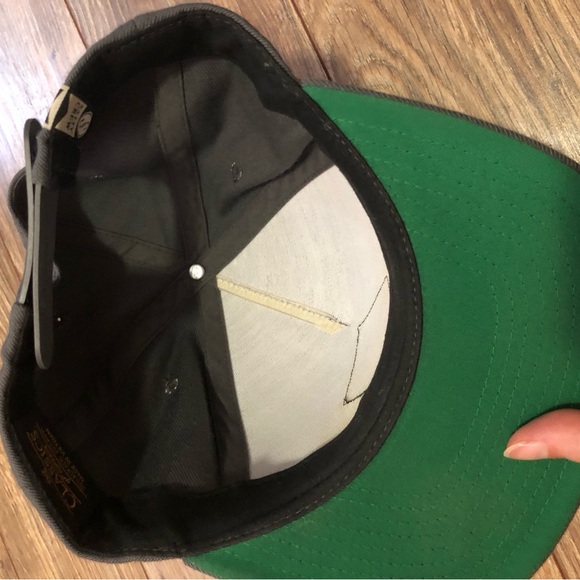 Pair of 2 hats - Picture 7 of 8